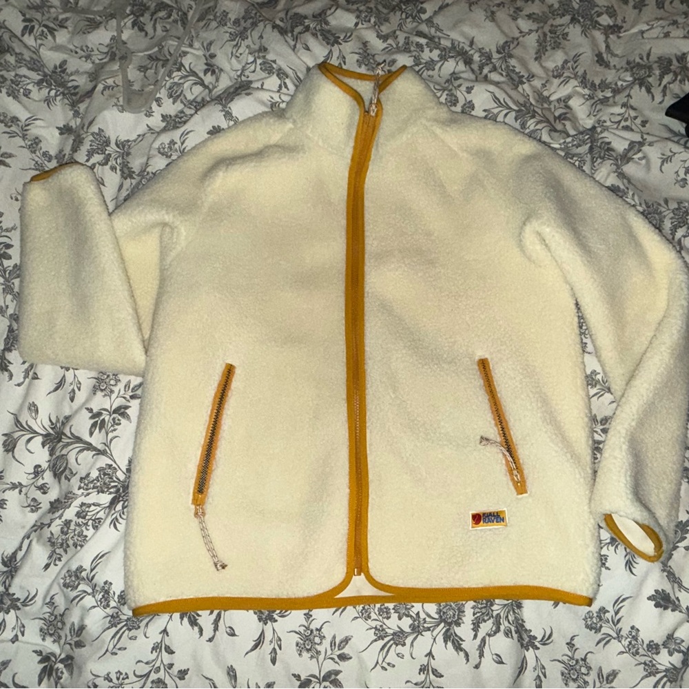 FJALLRAVEN Cozy Cream Fleece Jacket with Mustard Trim
